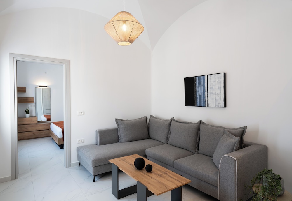 Elite Two Bedroom Villa with Plunge Pool - Photo 9