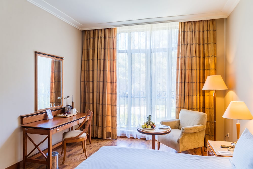 Standard Room, 1 Double Bed, Accessible - Photo 3