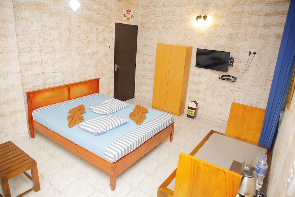 Standard Double or Twin Room (with A/C) photo 2
