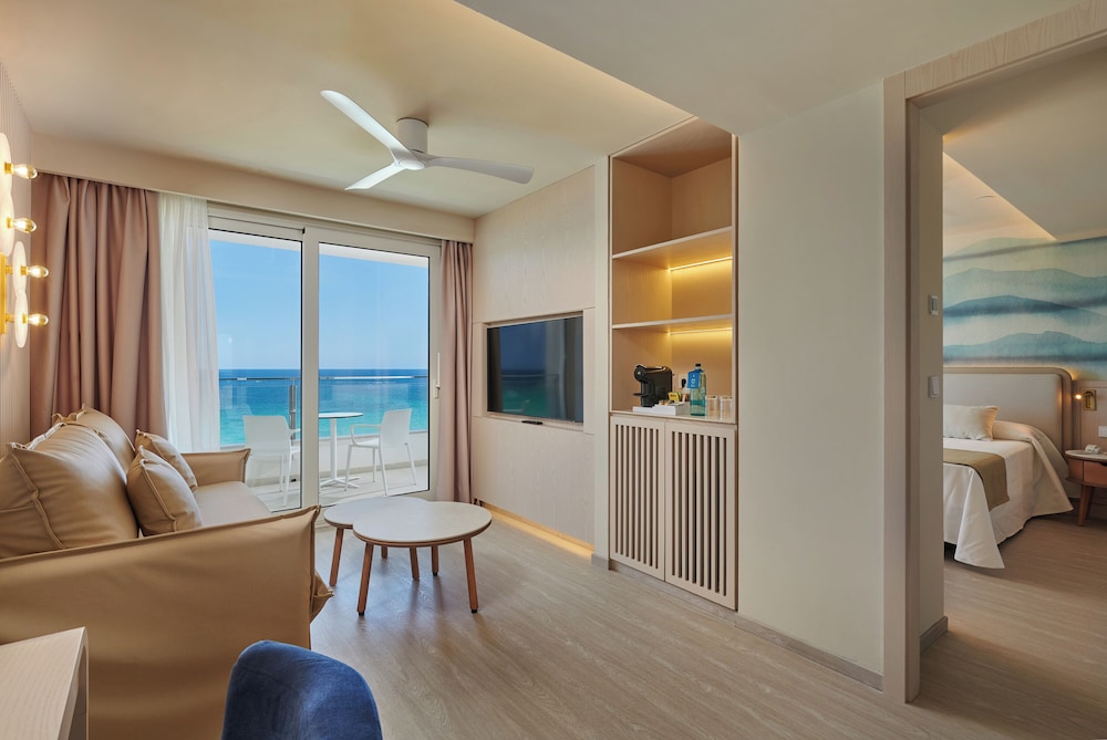 Suite, Balcony, Sea View (2 adults) - Photo 4