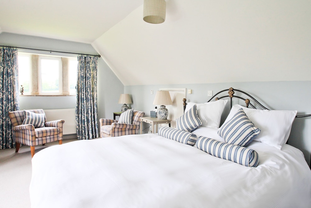 Deluxe Double Room, 1 King Bed, Ensuite, Garden View photo 1