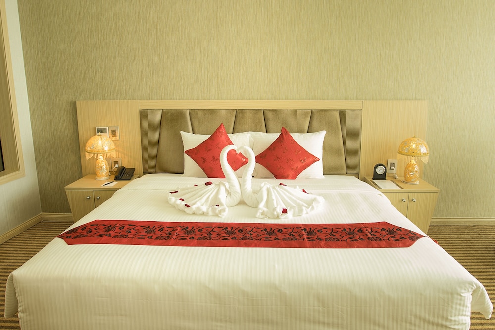 Deluxe Double Room, 1 King Bed, City View photo 3