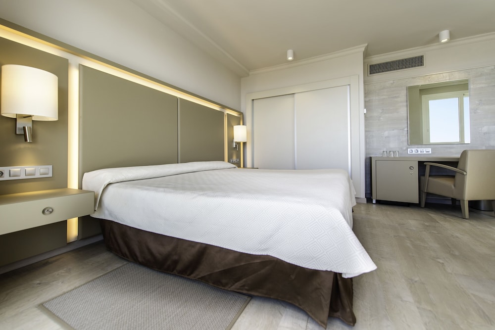 Double Room Single Use, Balcony, Pool View