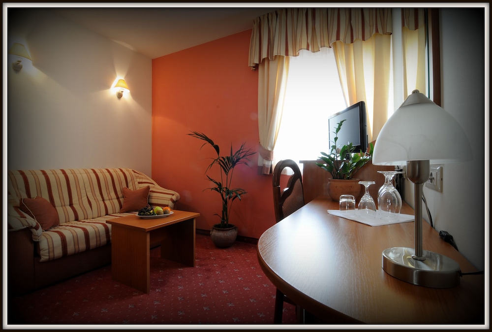Business Suite, Park View photo 3