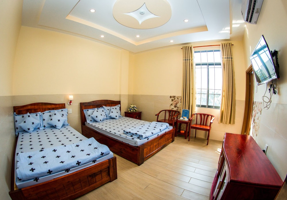Triple Room (3 Double Beds)