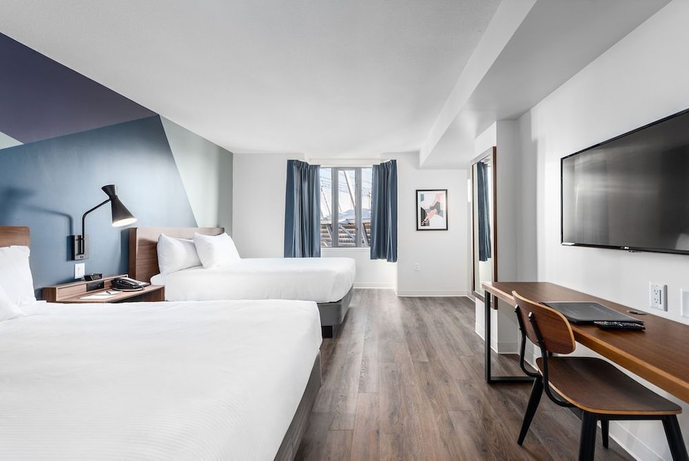 Superior Room, 2 Queen Beds, Private Bathroom