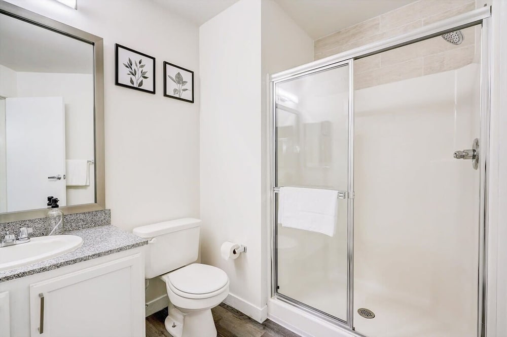 Cozysuites - 2BR With Direct Skybridge Access 5, Billede 39