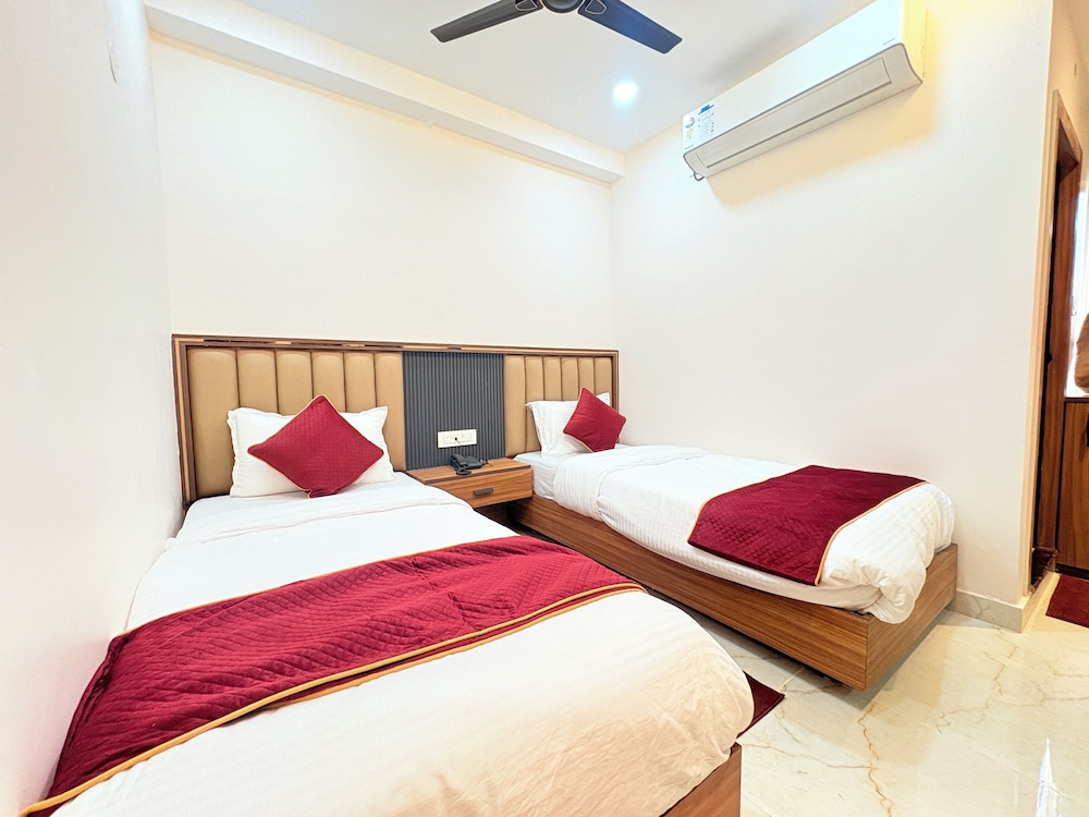 Deluxe Twin Room, City View photo 3