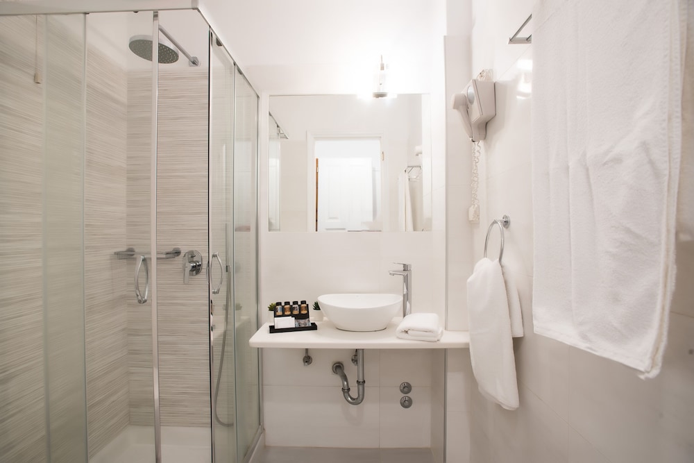 Standard Room photo 3