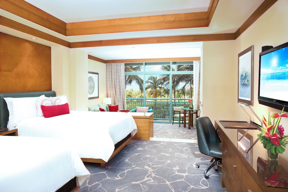 Deluxe Ocean Suite, 2 Queen Beds - Photo 3