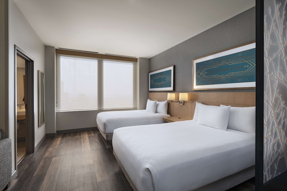 Premium Room, Multiple Beds, Accessible, Bathtub - Photo 1