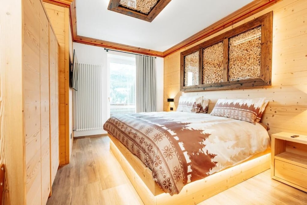 Junior Triple Room, Balcony, Mountain View photo 3