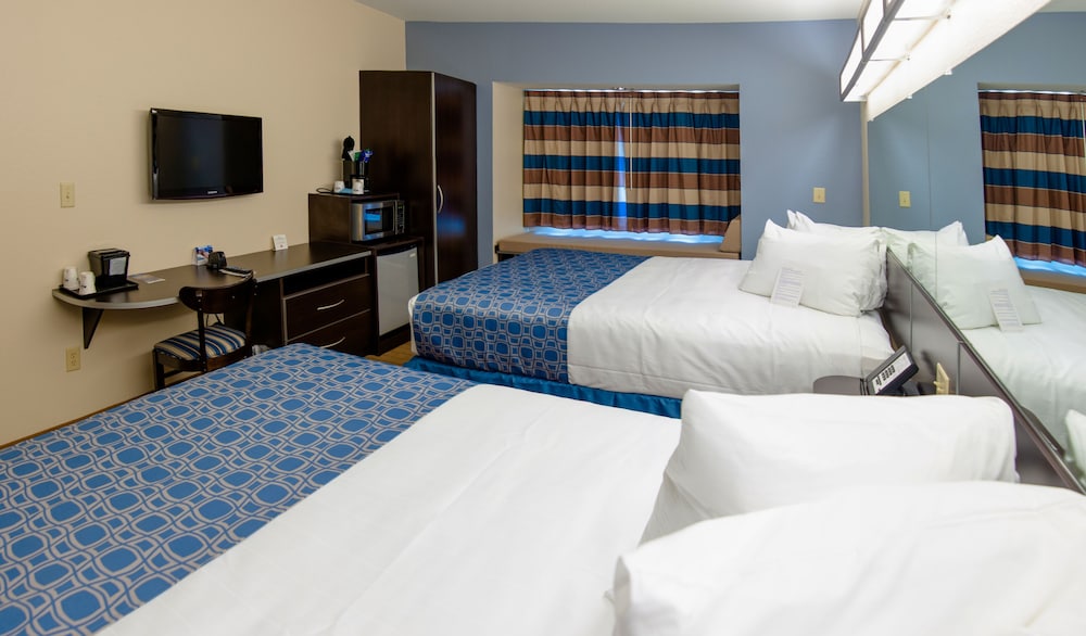 Standard Double Room, 2 Queen Beds, Accessible photo 2