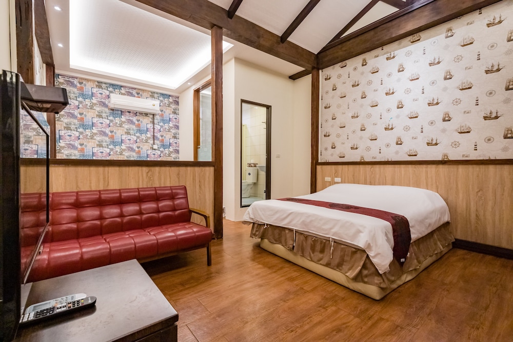 Quadruple Room (Houseboat) photo 1