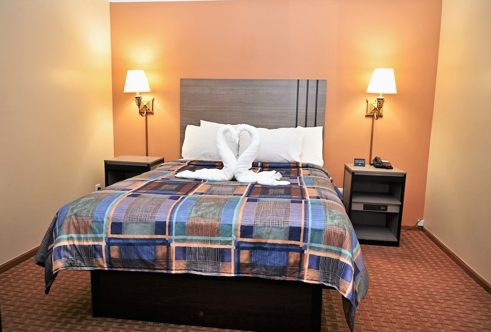 Suite, 1 Queen Bed, Jetted Tub photo 1
