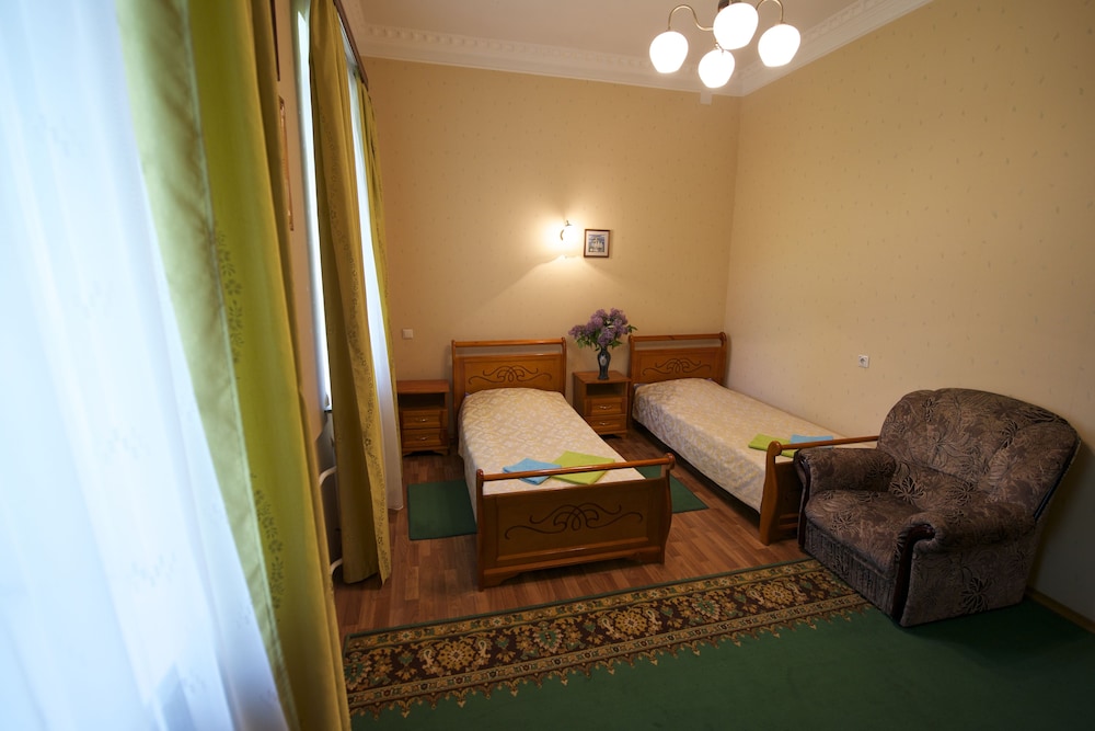 Economy Twin Room, Shared Bathroom photo 2