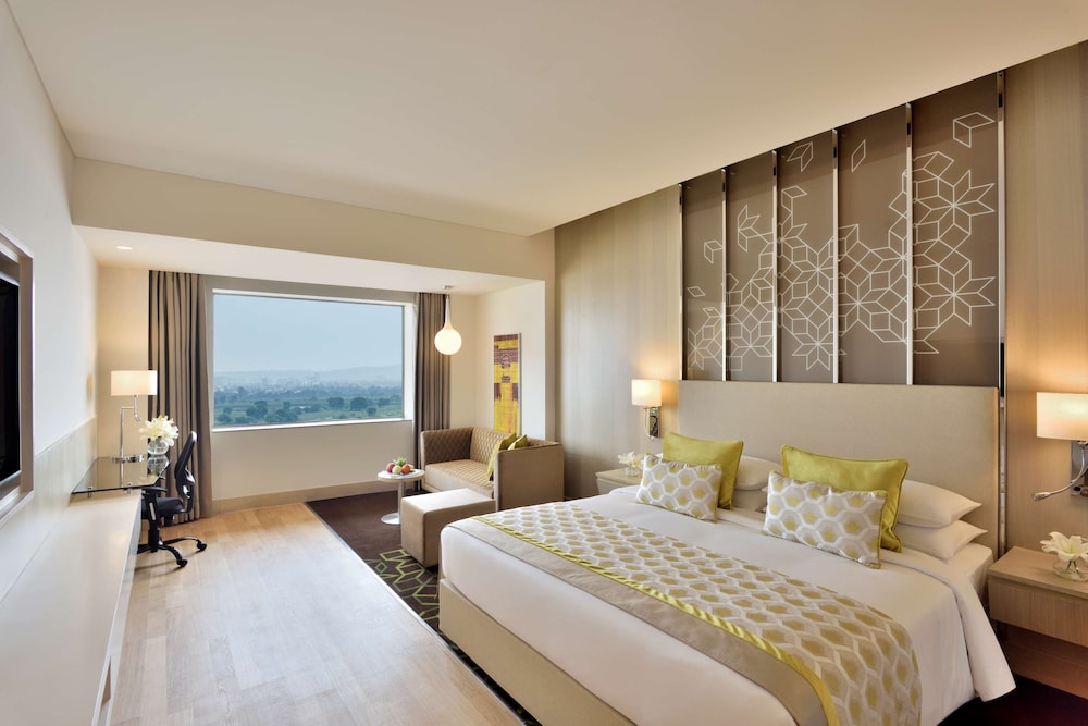 Suite - Photo 5