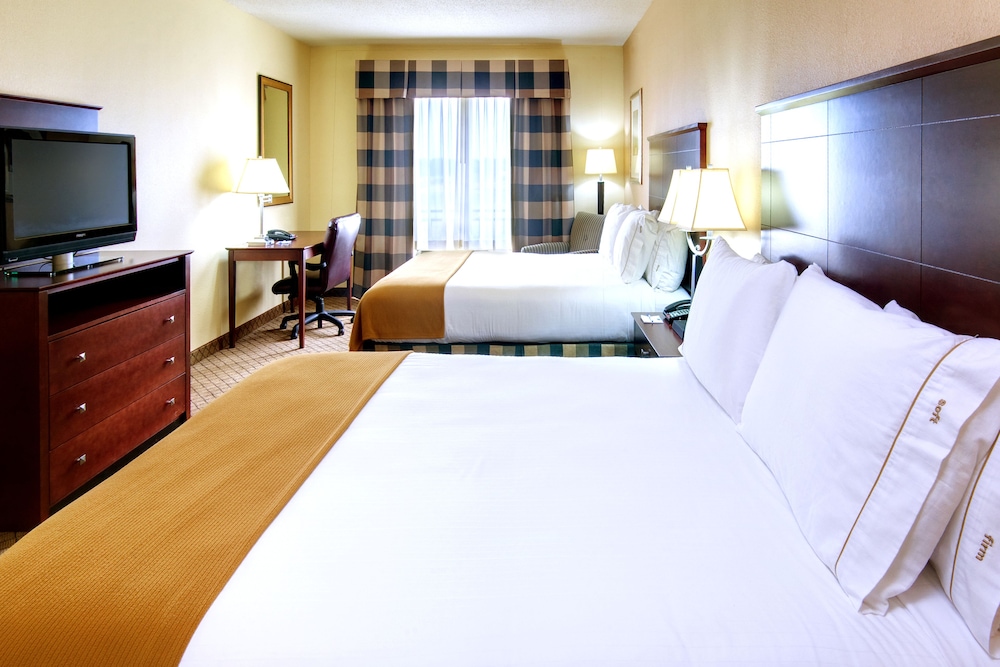 Suite, Multiple Beds - Photo 2