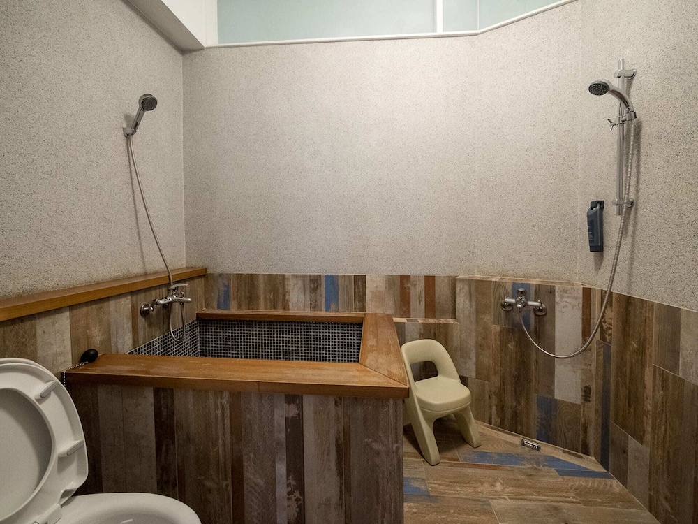 Romantic Suite, 1 Bedroom, Bathtub, City View photo 2