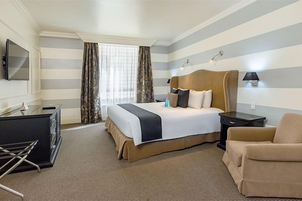 Superior Room, 1 Queen Bed - Photo 10