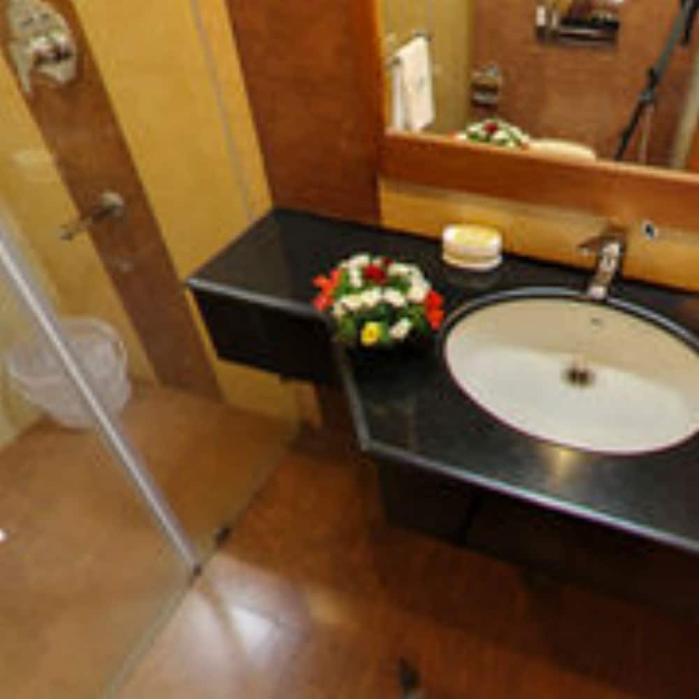 Deluxe Room, 1 Double Bed - Photo 5