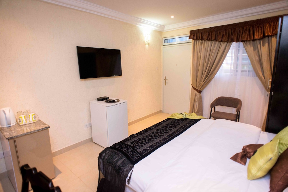 Deluxe Double Room, 1 Queen Bed, Kitchenette photo 2