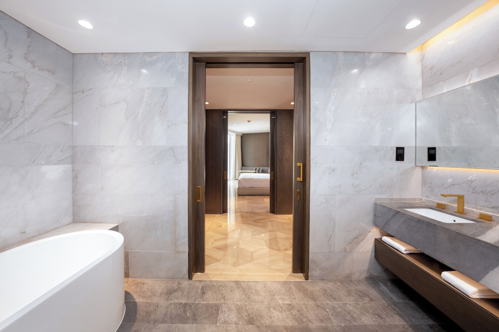 3 BED | XL Terrace Pool Suite