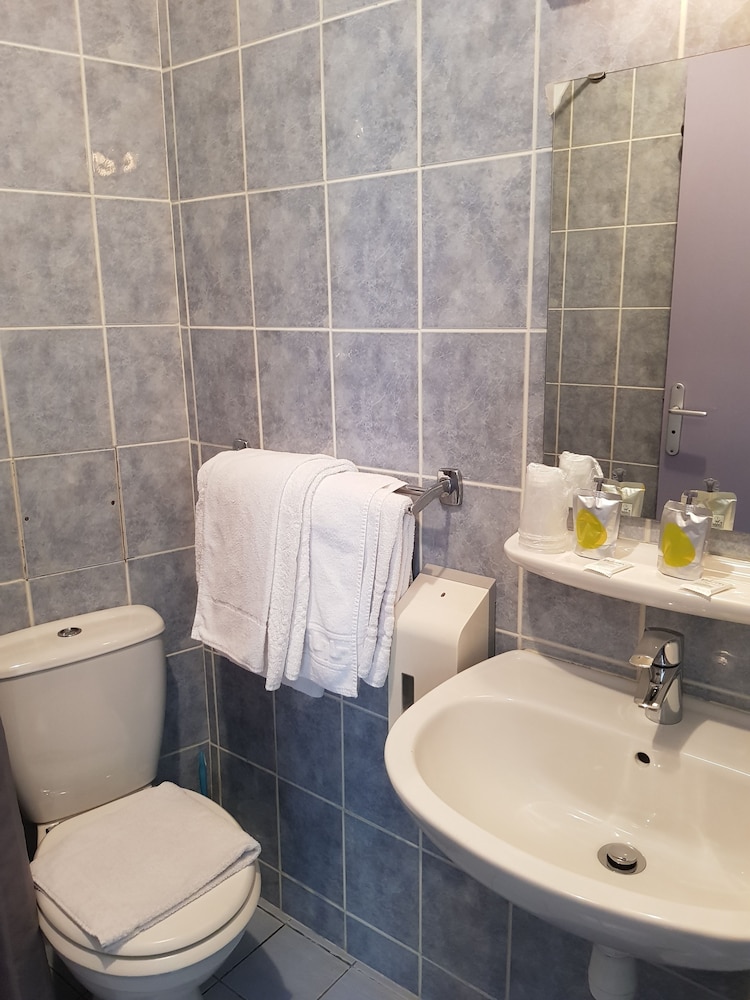 Classic Triple Room, Multiple Beds, City View photo 3
