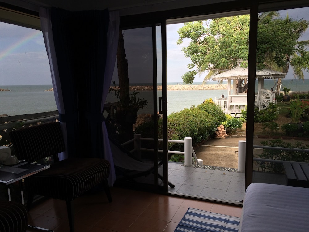 VIP Panoramic Cabin photo 3