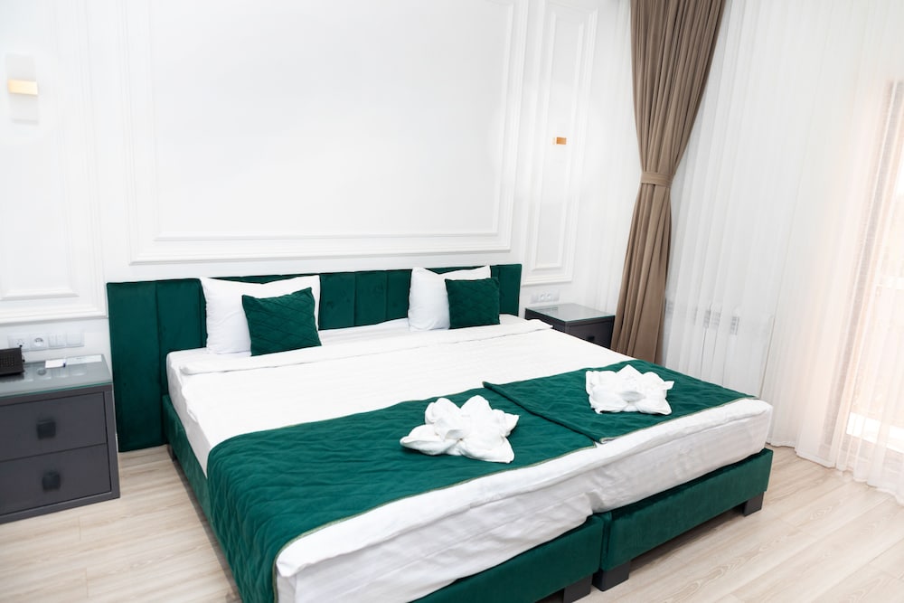 Standard Double or Twin Room - Photo 2