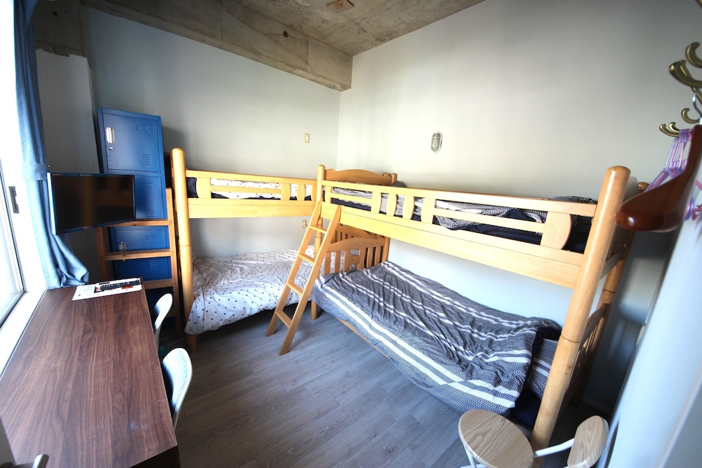 Economy Quadruple Room, Sea View photo 1