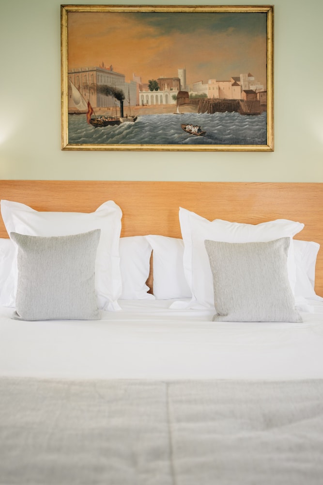 Grand Studio Suite - Photo 13