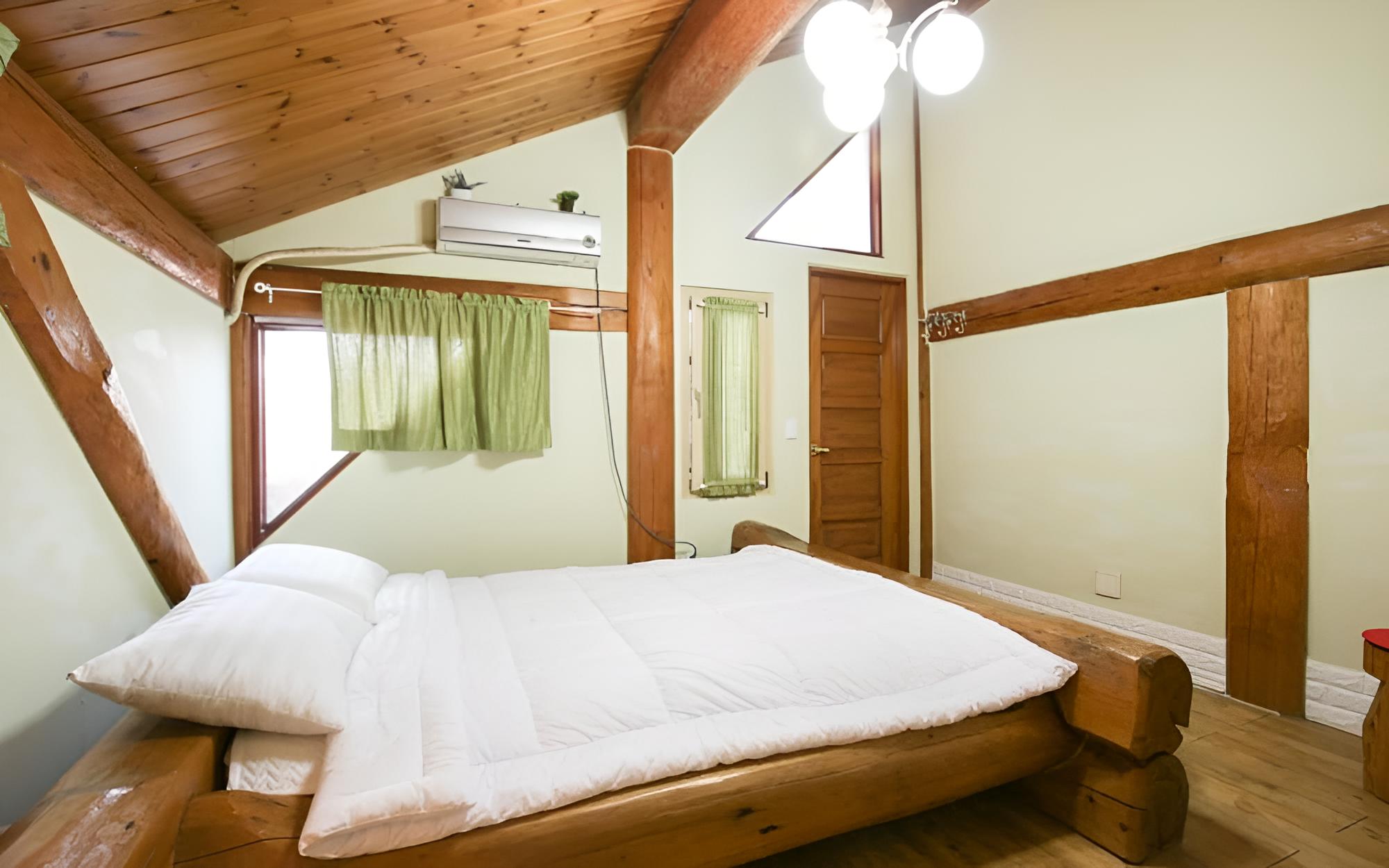 Room (Pretty) - Photo 5