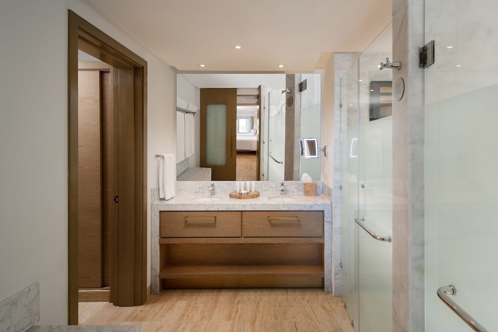 One Bedroom Suite - Photo 2