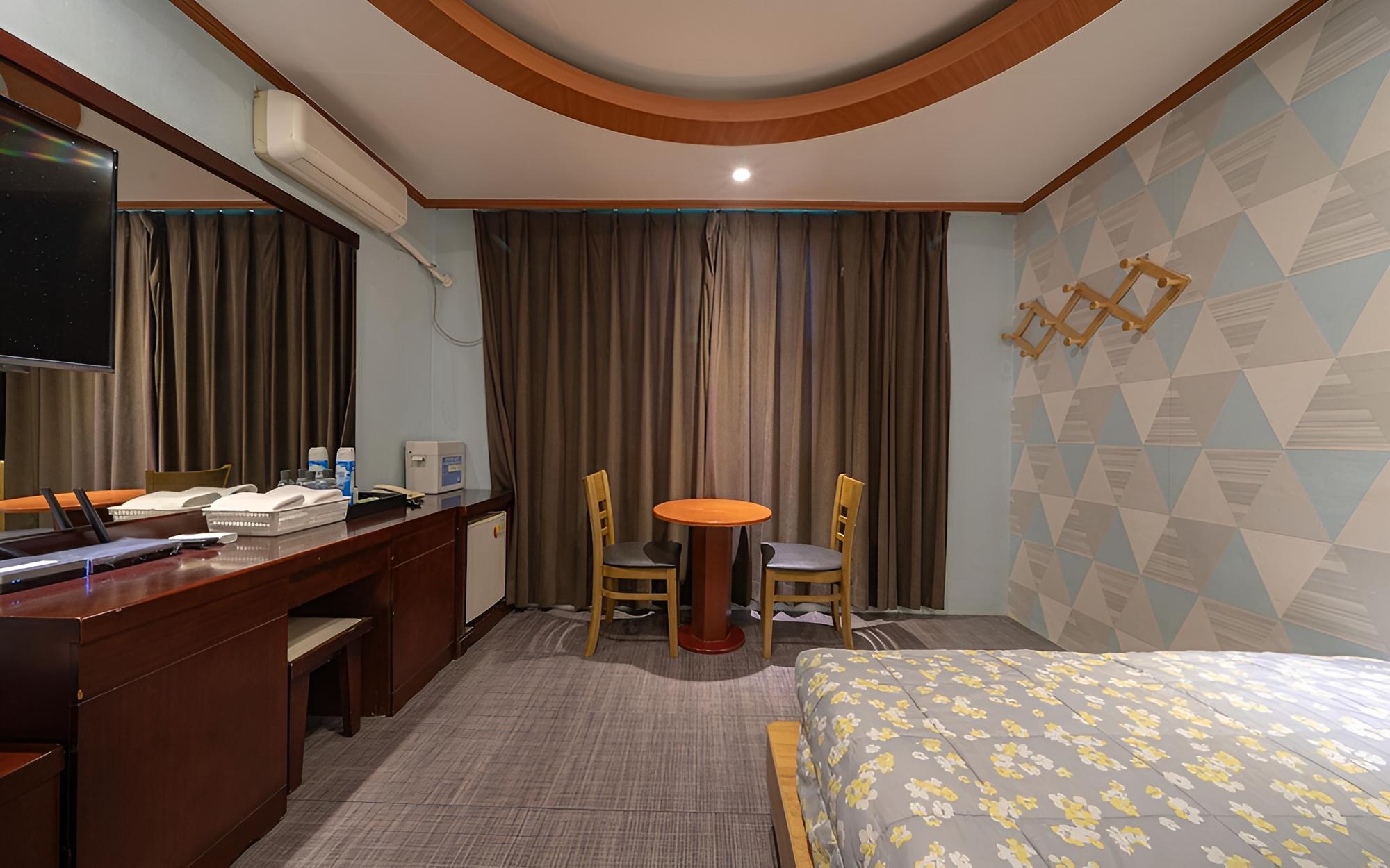 Room (Standard Room) - Photo 3