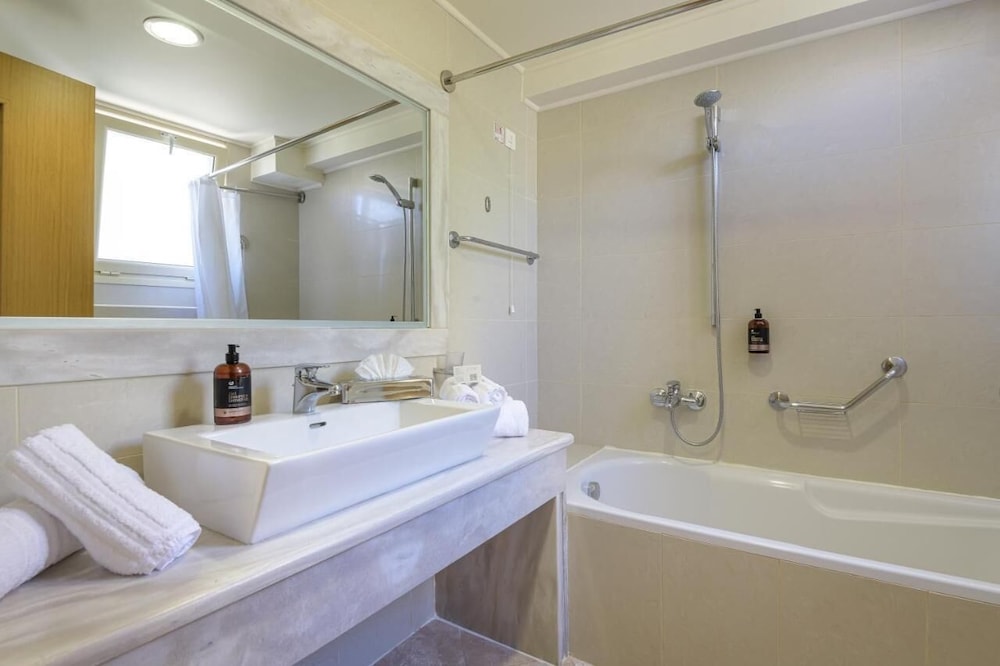Superior Twin Room - Photo 7