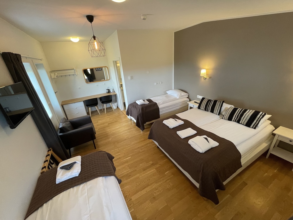 Quadruple Room with Hot Tub and Sauna Access