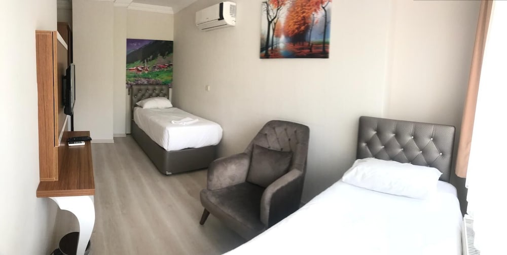Standard Twin Room photo 3