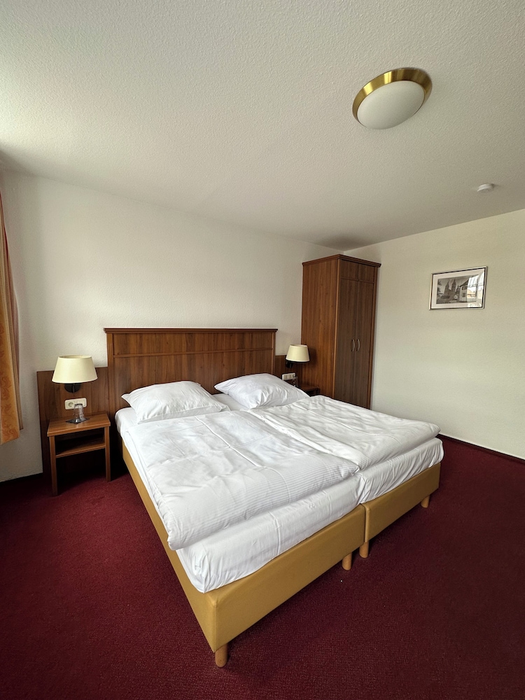 Basic Double Room