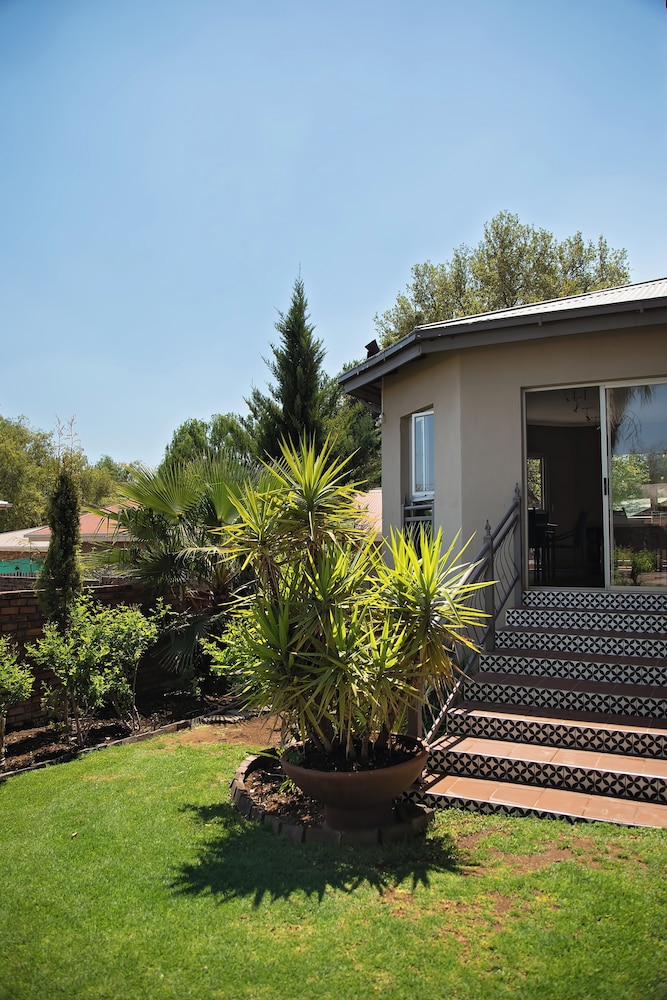 Classic Double Room, Garden View photo 1