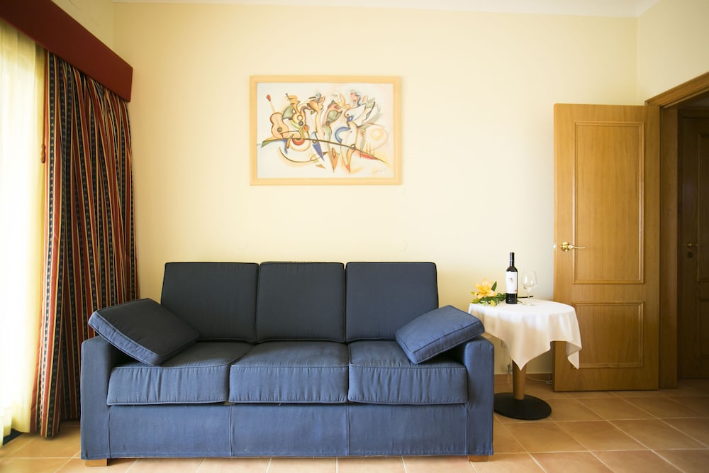 Suite, Balcony - Photo 7