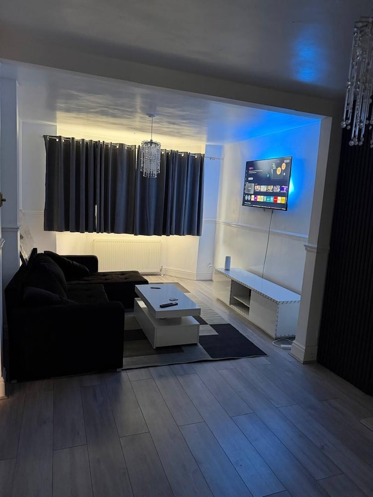 House, 3 Bedrooms, Accessible