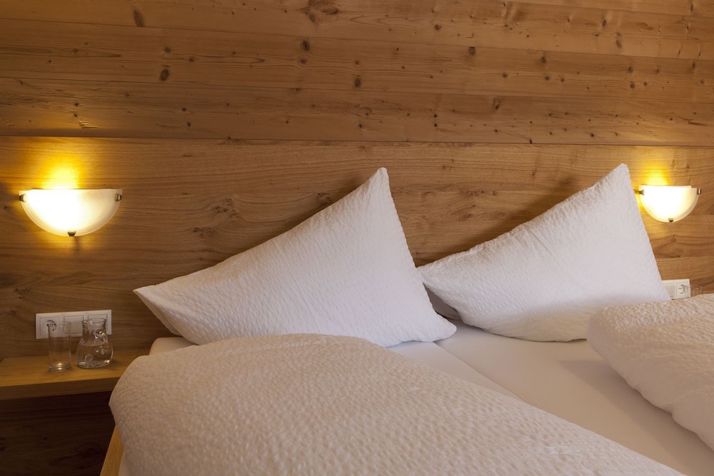 Double Room, Balcony, Mountain View photo 3