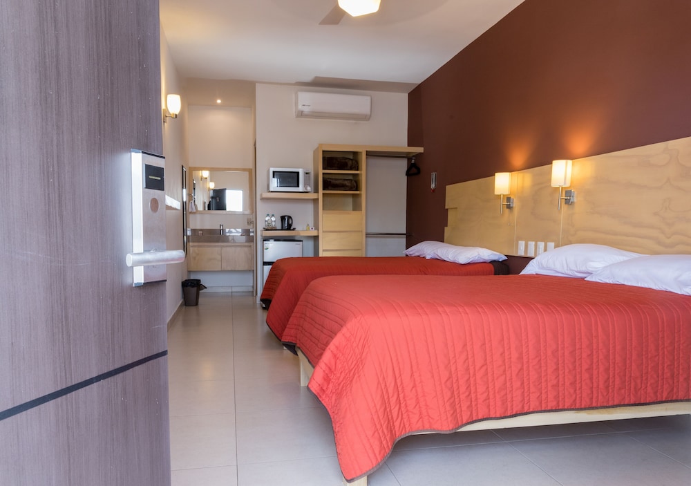 Traditional Double Room, 2 Queen Beds photo 2