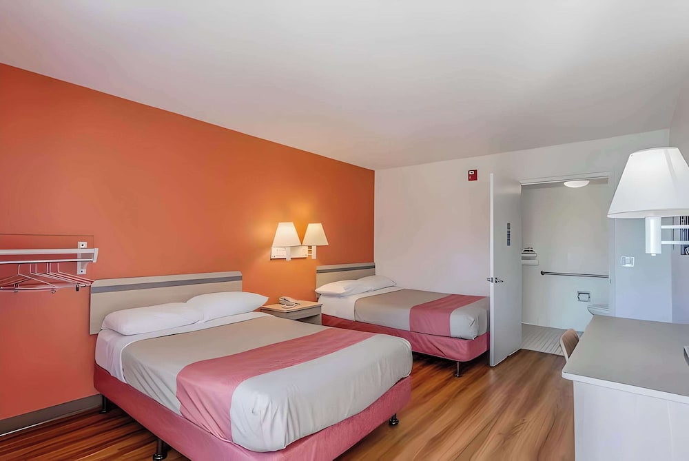 Standard Room, 2 Double Beds, Non Smoking