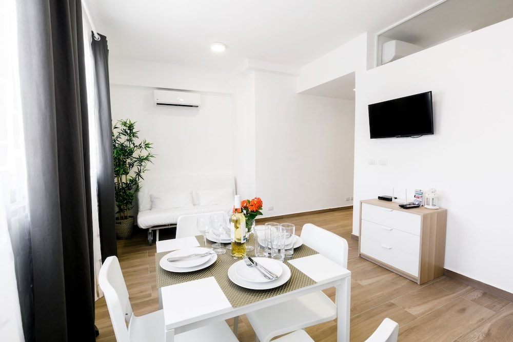 Deluxe Presidential Suite - Beach Club Access