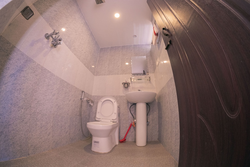 Deluxe Double Room - Photo 16