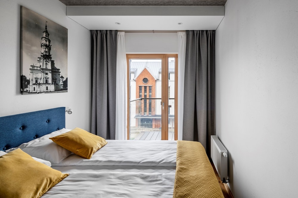 Luxury Apartment, 1 Bedroom, Kitchen, Courtyard View photo 3