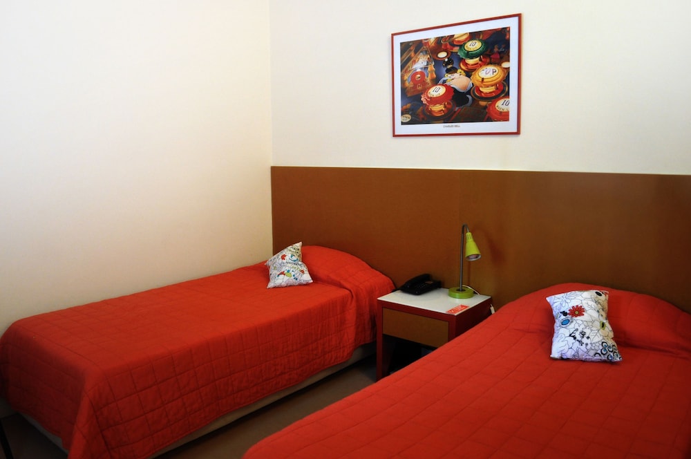 Standard Twin Room, Private Bathroom