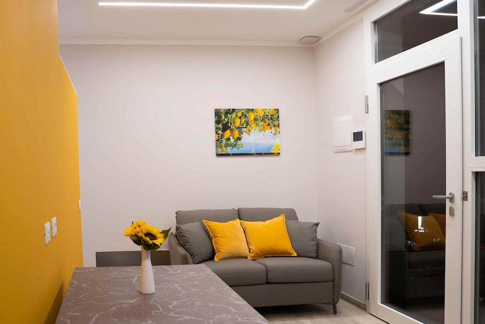 Loft - Photo 1
